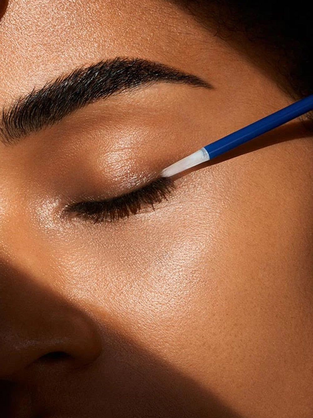 Suero potenciador de cejas y pestañas