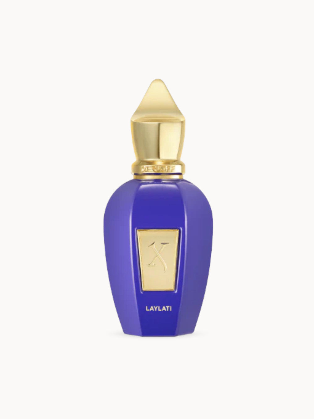 „Xerjoff Laylati – ein intensiver, mystischer Duft mit Kräutern, Zedernholz, Patchouli, Vanille und Tabak. Präsentiert mit exklusivem Seidenschal aus Como.“