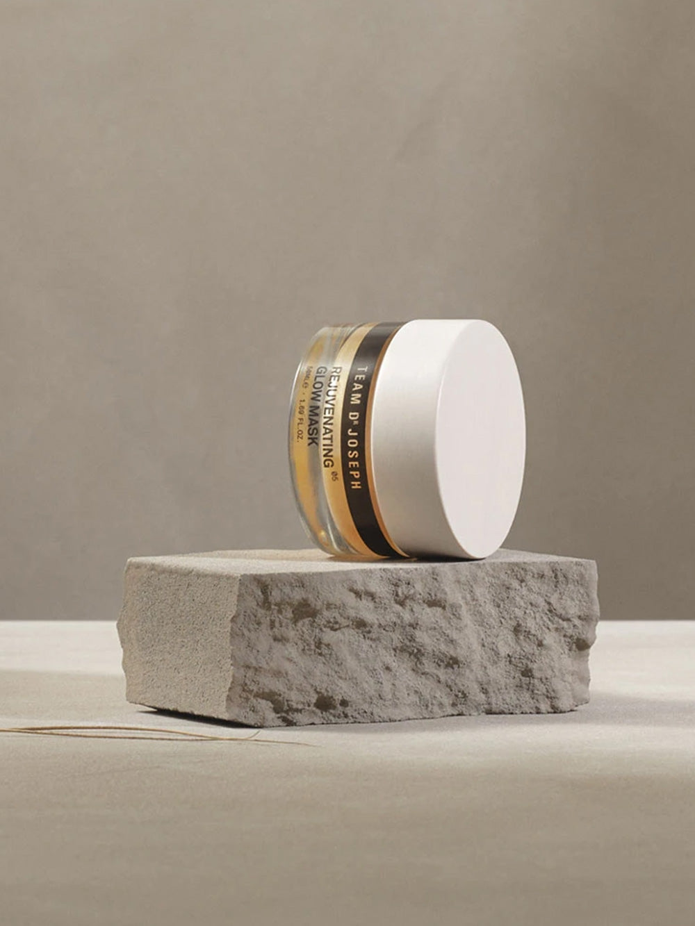 Odmładzająca maska rozświetlająca