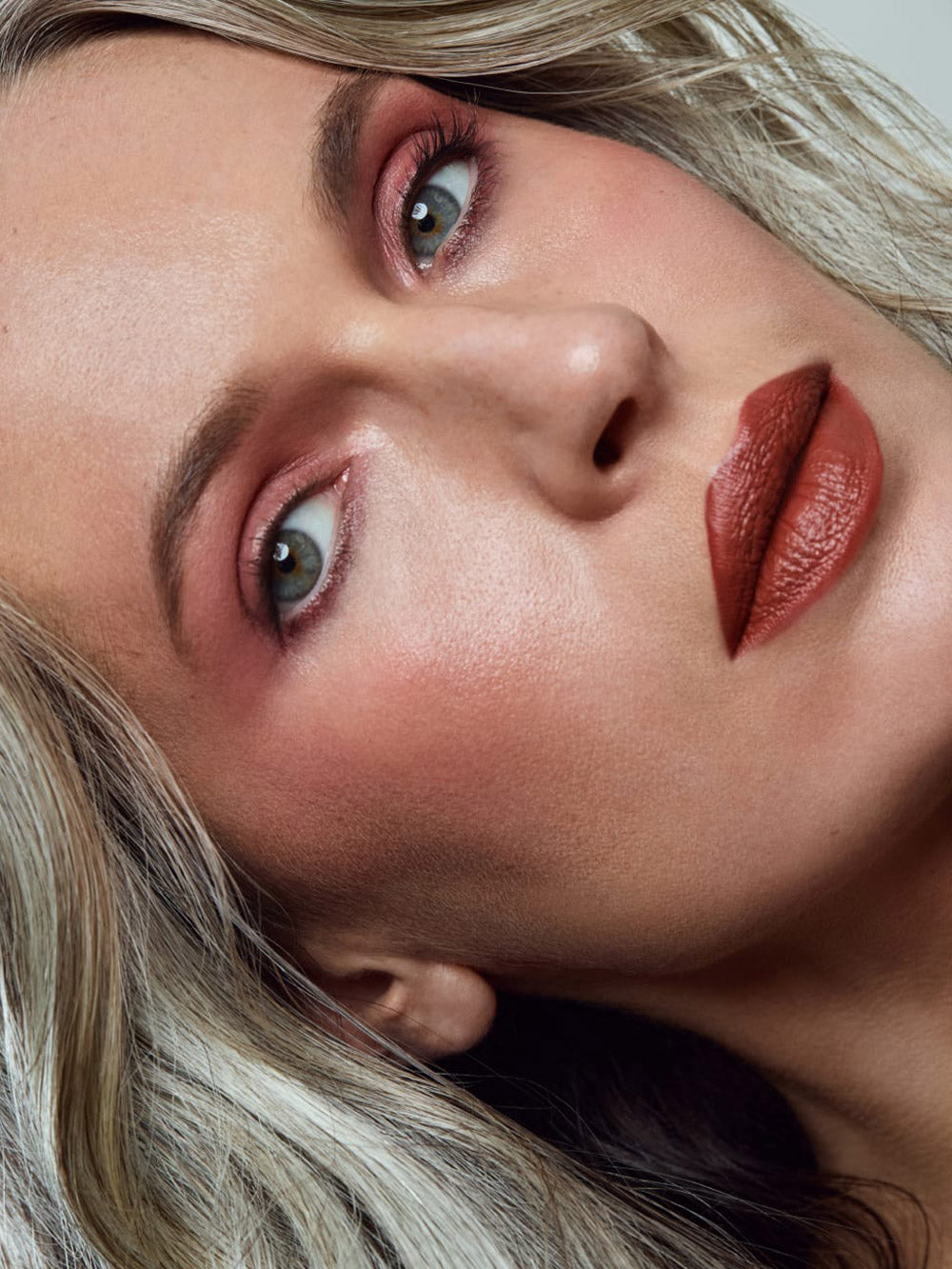 Kus υγρό κραγιόν marsala 04