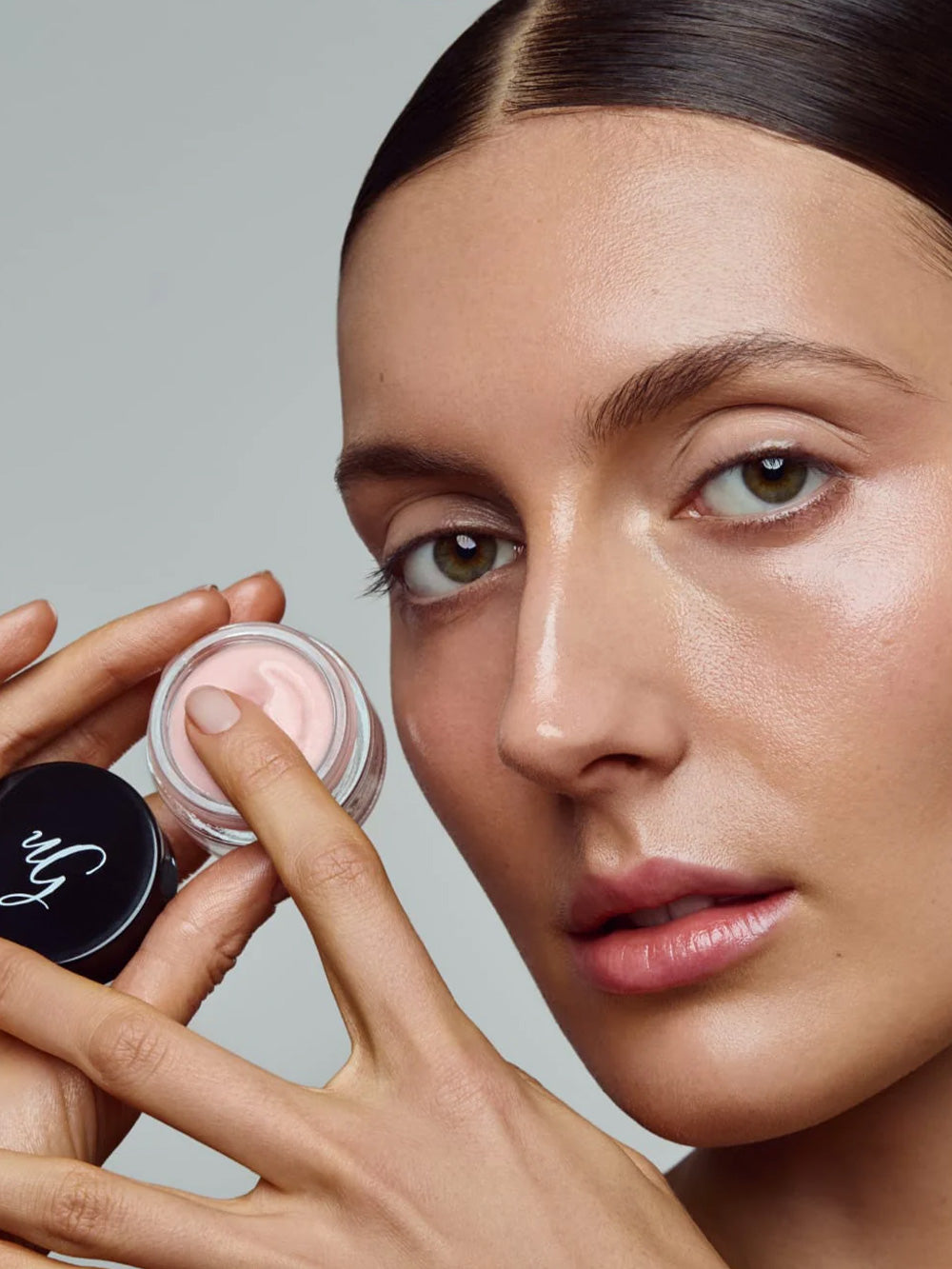 AMIE Naturalny witalizujący krem pod oczy