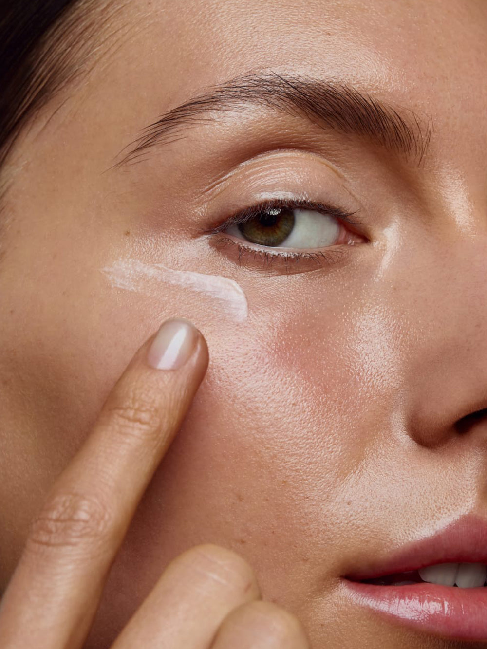 AMIE Naturalny witalizujący krem pod oczy