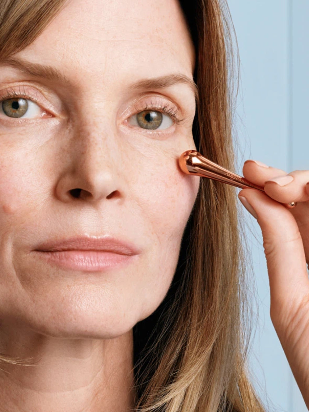 La rica crema para los ojos