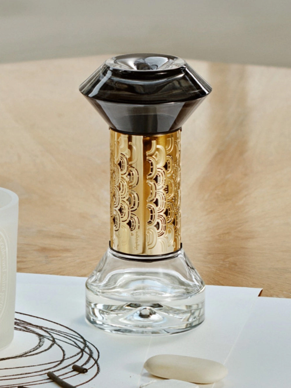 Hour Glass Diffuser Baies