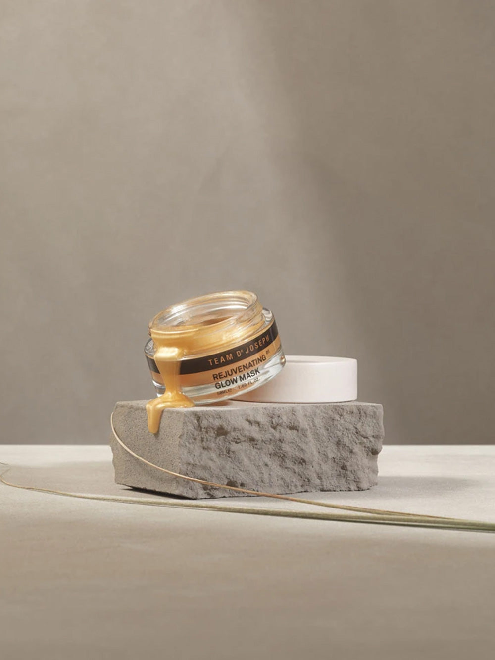 Odmładzająca maska rozświetlająca